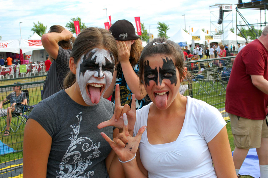 Kiss Fans Labelle Photo